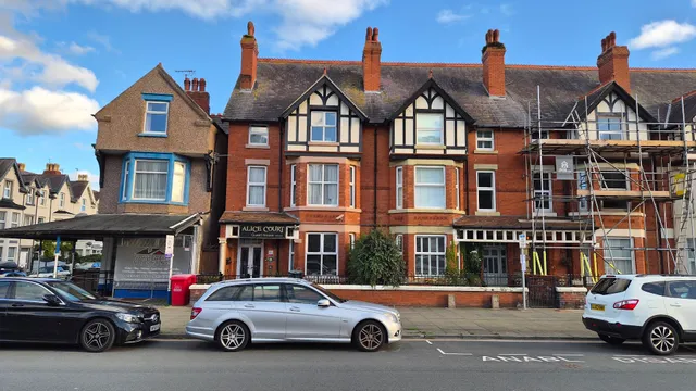 Alice Court Guest House