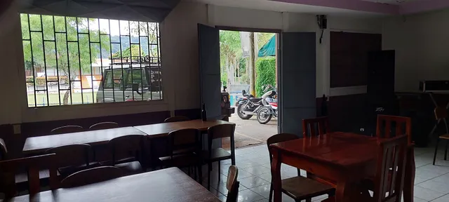 Bar y Rest. La Casona Santa Elena.