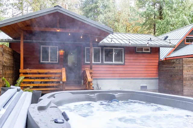 Mt. Pilchuck River Cabin
