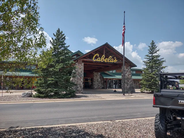 Bass Pro Shops/Cabela’s Boating Center