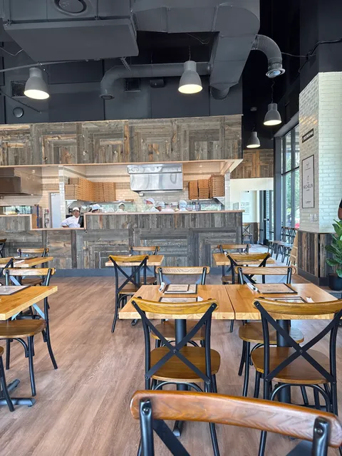 Mister O1 Extraordinary Pizza 7th Street