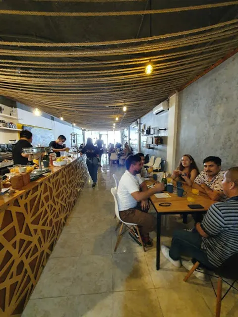 Jolly: Coffee And Late Breakfast