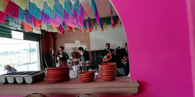 Los Azulejos Tacos & Guisados