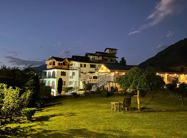 Kashmir Mahal Guest House