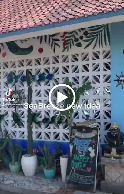 Sea Breeze Cafe Ceningan