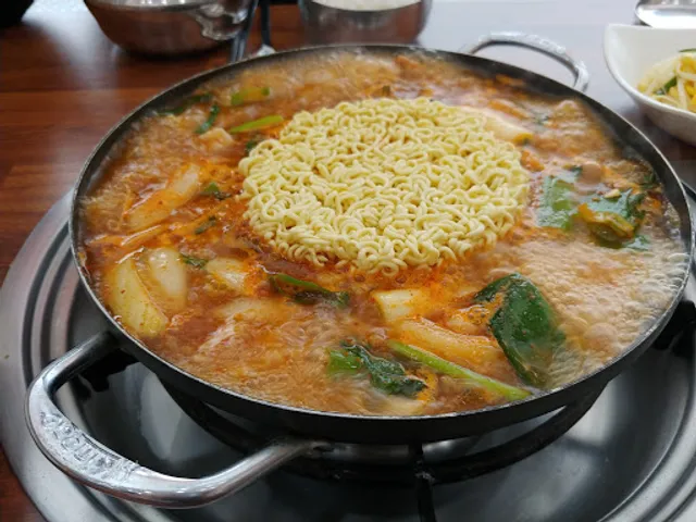 와촌식육식당 사수점