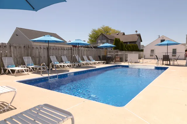 Broadway Court Motel