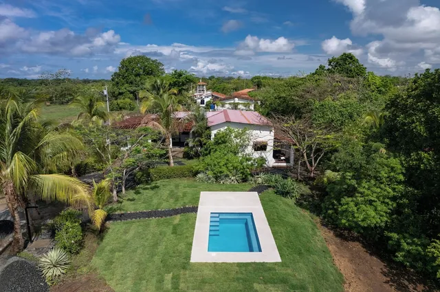 Zenquility Inn and Tavern