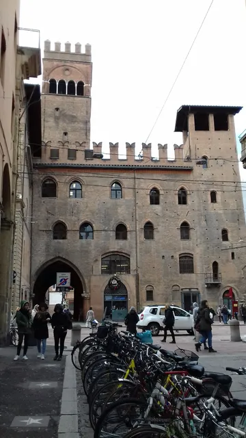 Residence Railway by Studio Vita