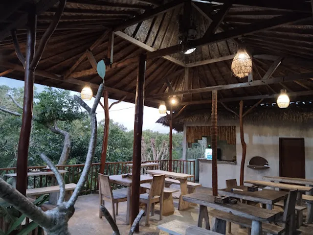 Manta Point Bar & Resto