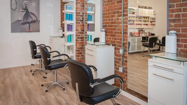 Robyn Michelle Salon