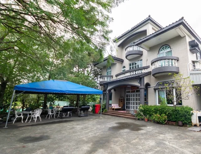 梅花民宿-加賀前田包棟 推薦團體包棟住宿 兒童遊戲室 家庭旅遊 電動麻將 寵物友善 親子包棟 戲水池 投影歡唱 20-30人包棟烤肉 合格民宿 附近梅花湖 羅東夜市