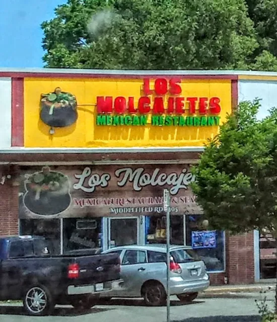 Los Molcajetes Fresh & Grill