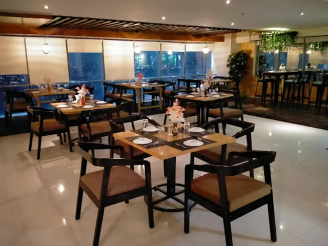 Holi Restaurant & Bar