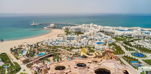 Hilton Salwa Beach Resort & Villas