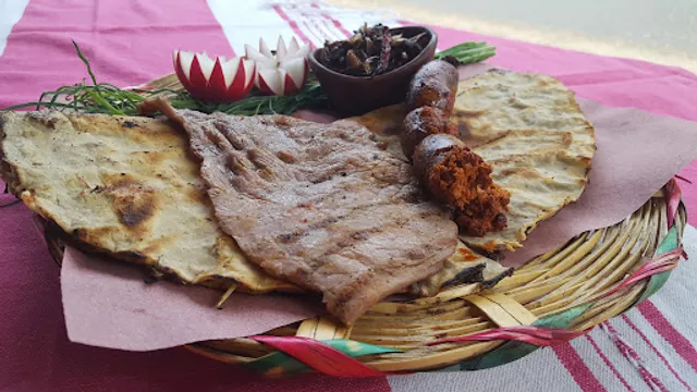 Tlayudas La Flor de Doña Male