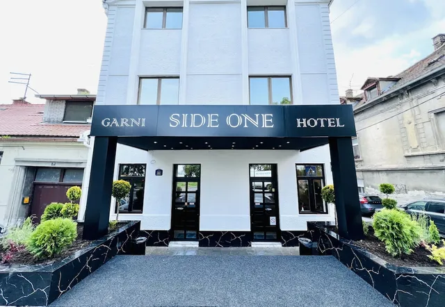 Side One Design Hotel Garni