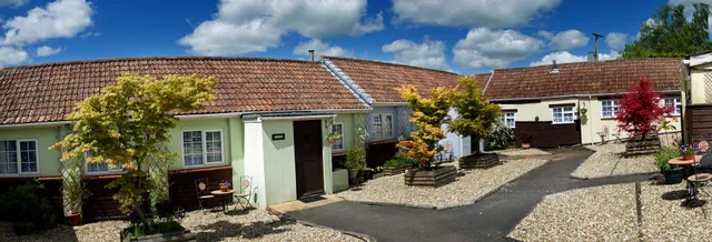 South Farm holiday cottages and fishery