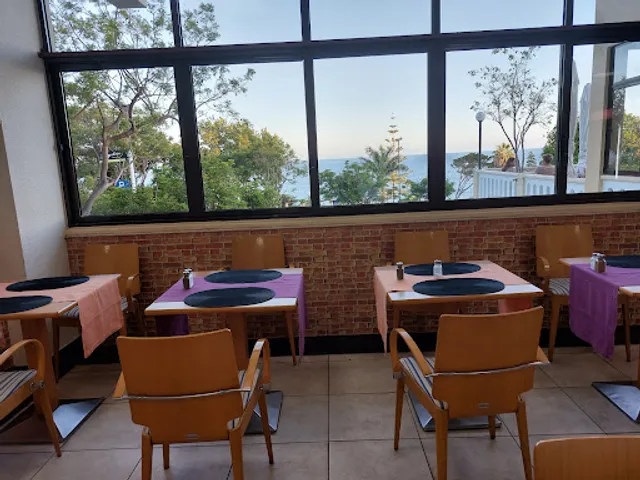 Barracuda Bar / Rest