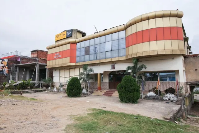 SPOT ON Motel Rajlaxmi