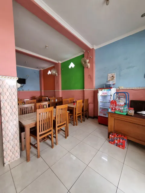 Bakso Pak Suto depan MAN