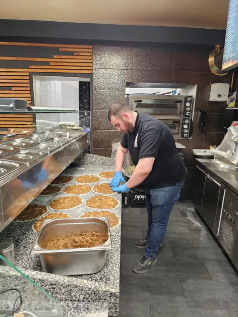 Onkel Zaza Steak Döner & Pizzeria