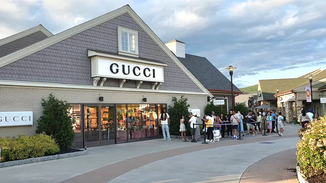 Gucci - Woodbury Common Premium Outlets