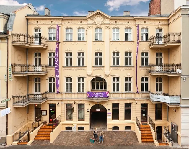 Blooms Boutique Hostel Inn & Apartments