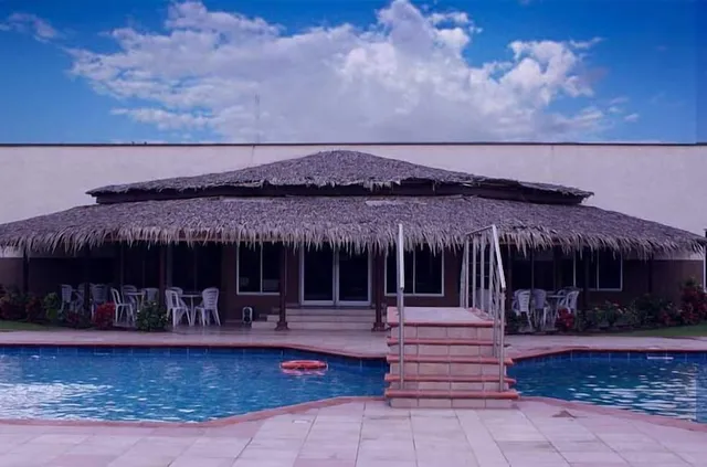 Axari Hotel & Suites