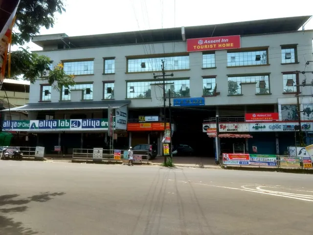 OYO 15560 Assent Inn