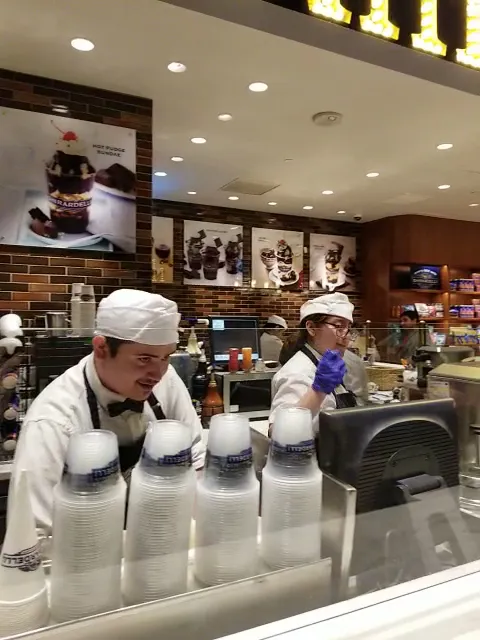 Ghirardelli Ice Cream & Chocolate Shop