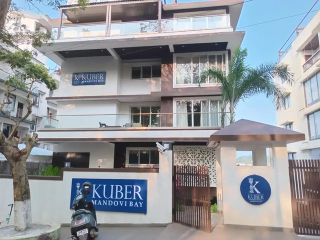 Kuber Mandovi Bay