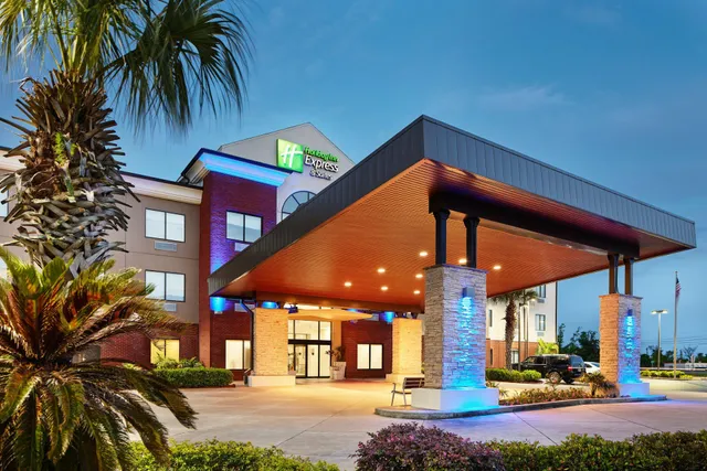 Holiday Inn Express & Suites Panama City-Tyndall by IHG