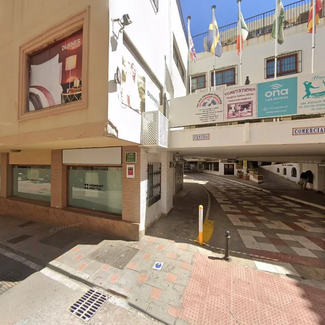 C. Pintor Nogales, 6