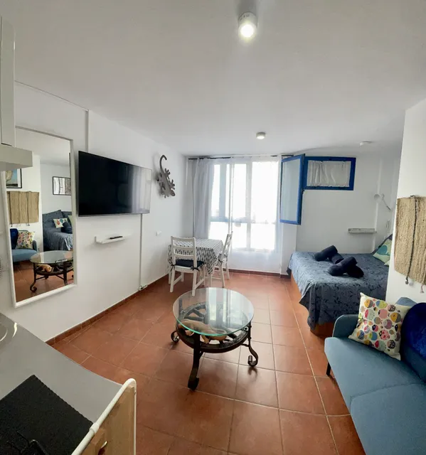 Casa Pescado, estudios