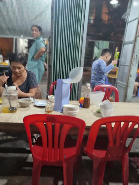 Bánh căn, xèo Bé 2