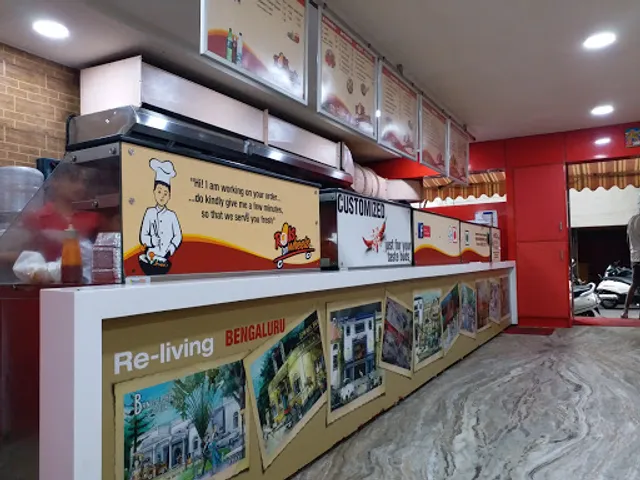 Rolls on Wheels - Shawarma & Wraps