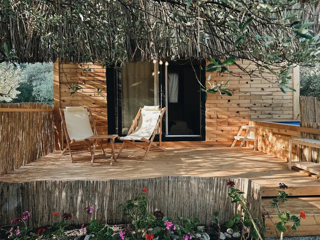 Alpinia Houses Garden