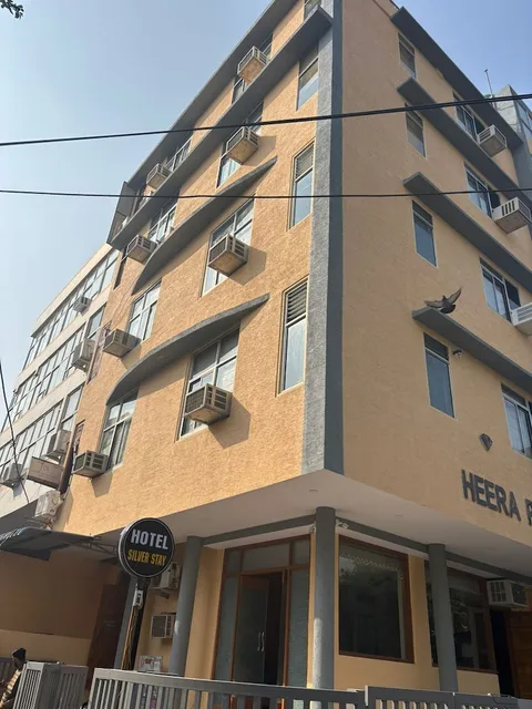 FabHotel Silver Stay 04