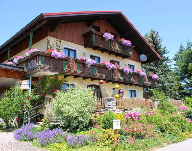 Gästhaus Regenbogen St. Georgen im Attergau