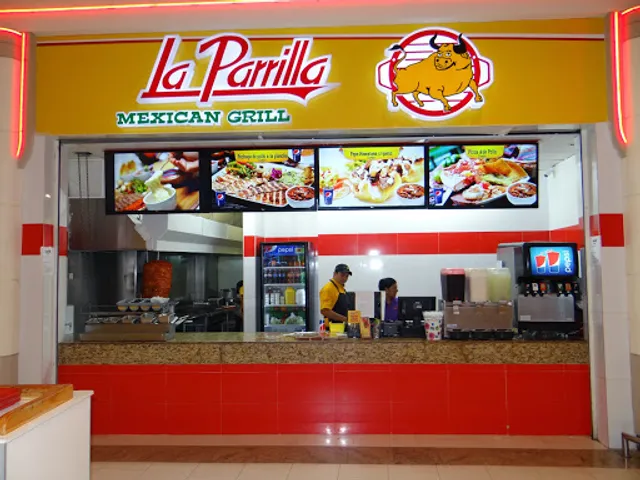La Parrilla | Plaza Patio
