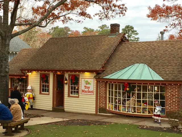Toy Market - Historic Smithville
