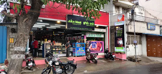 Juice Maall - Cafe, Cakes & Party Hall