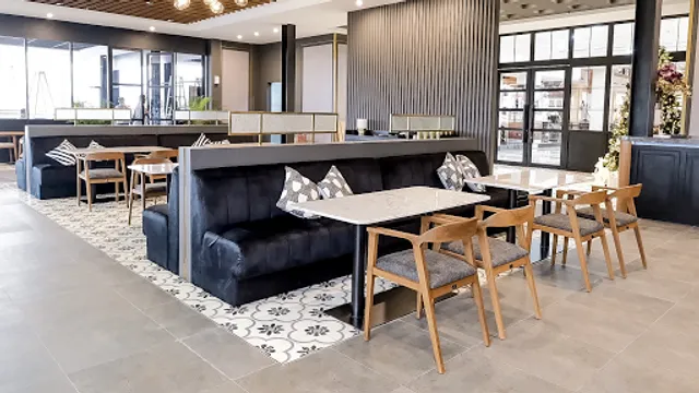 BALCONY Kitchen & Pastry