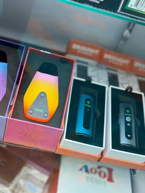 LA LA LAND SMOKE AND VAPE SHOP/Smoke shop