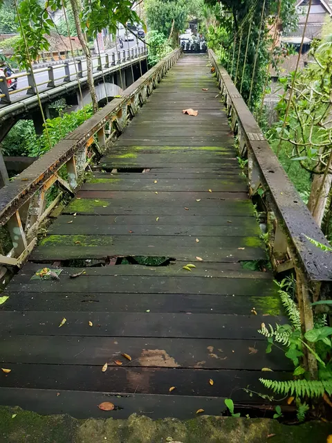 Tjampuhan Old Bridge
