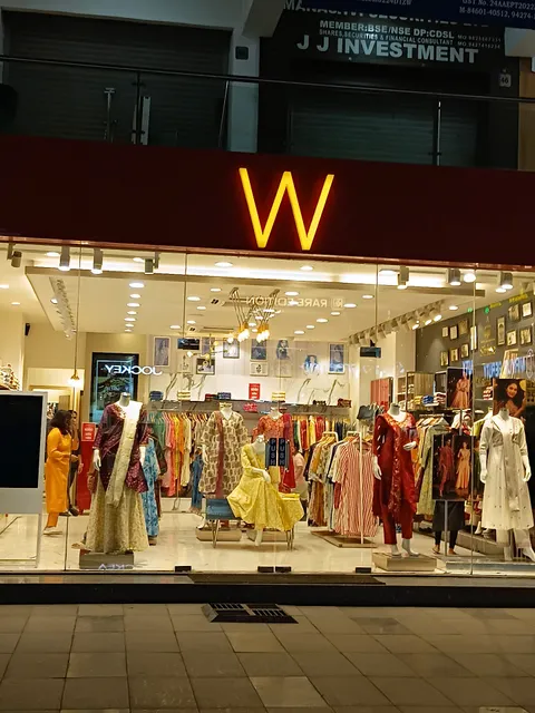 4D Square Mall, Motera