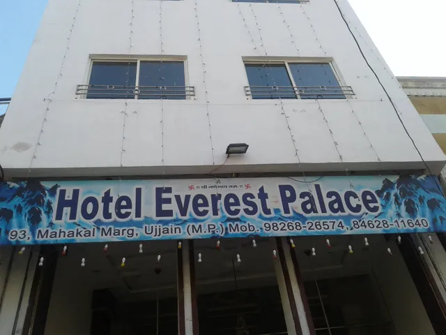 OYO 47433 Hotel Everest Palace
