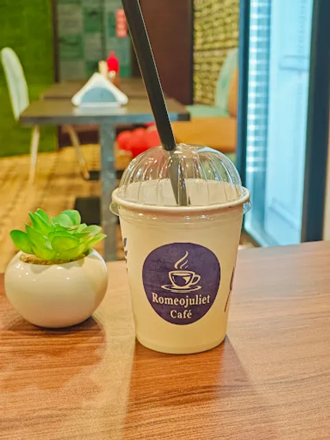 Cafe Romeo Juliet