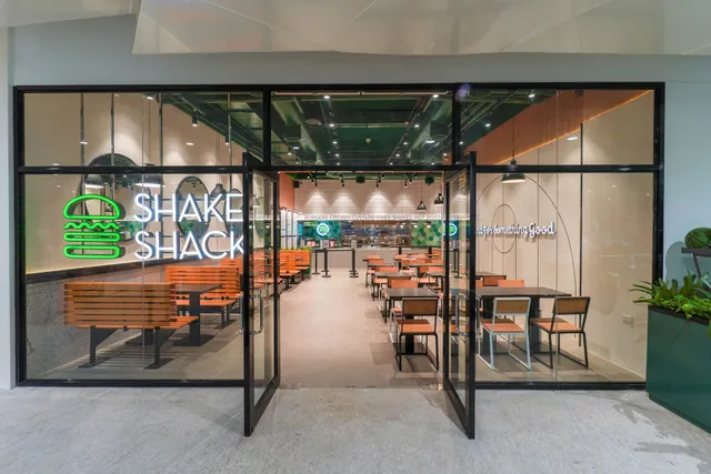Shake Shack - Gateway Mall 2